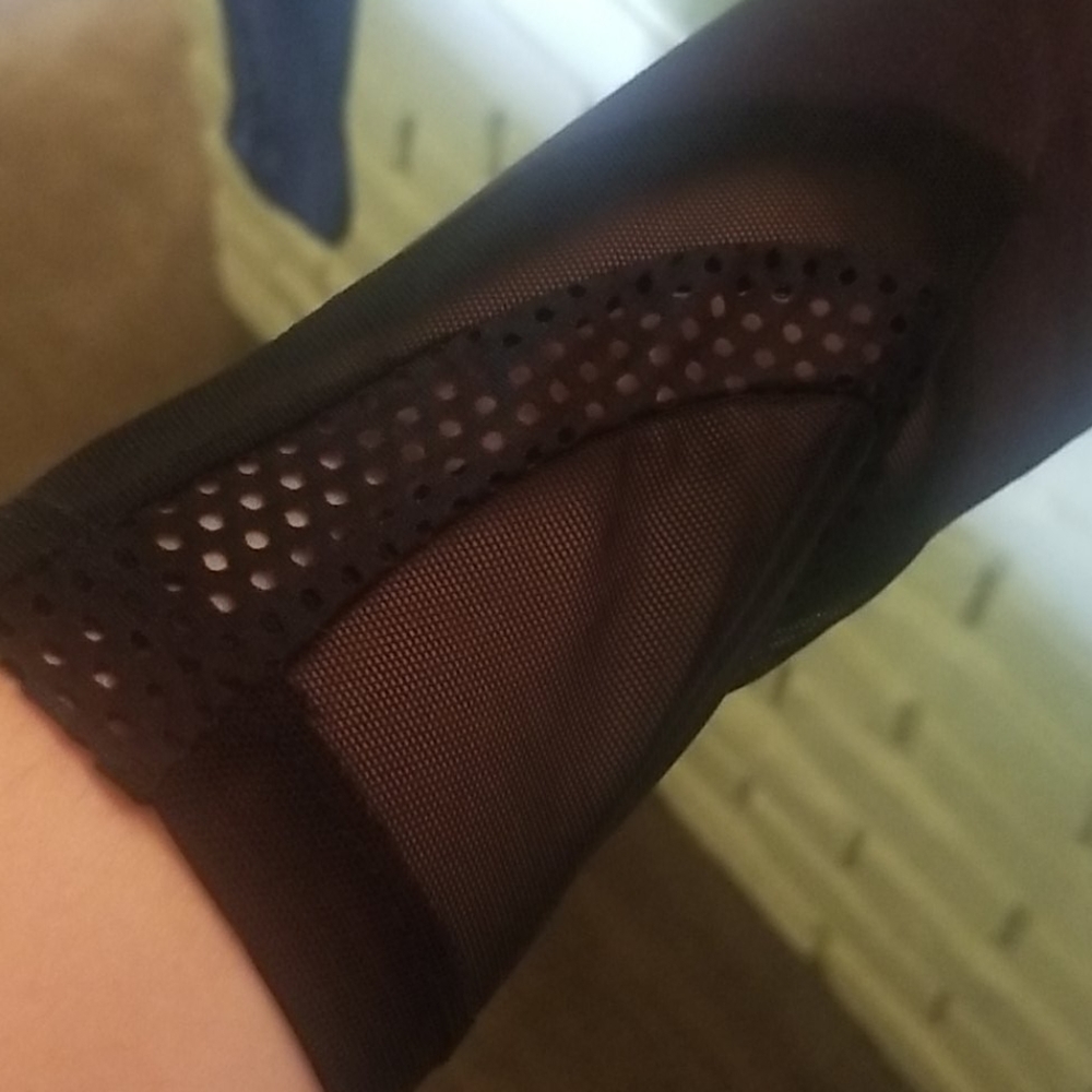 NWT Beyond Yoga "Rise Above" black leggings - Picture 3 of 4